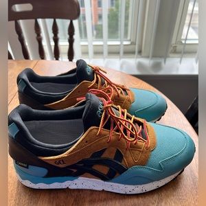 NWOT - ASICS Gel-Lyte V Gore-Tex Kingfisher/Black